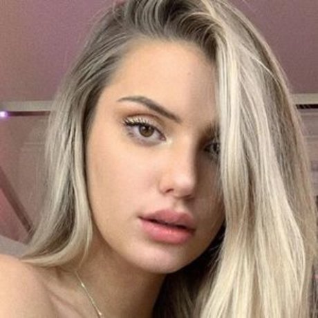 Alissa Violet beautiful pornstar img
