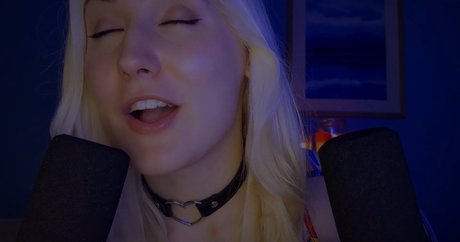 ASMR Shortbread erotic star img