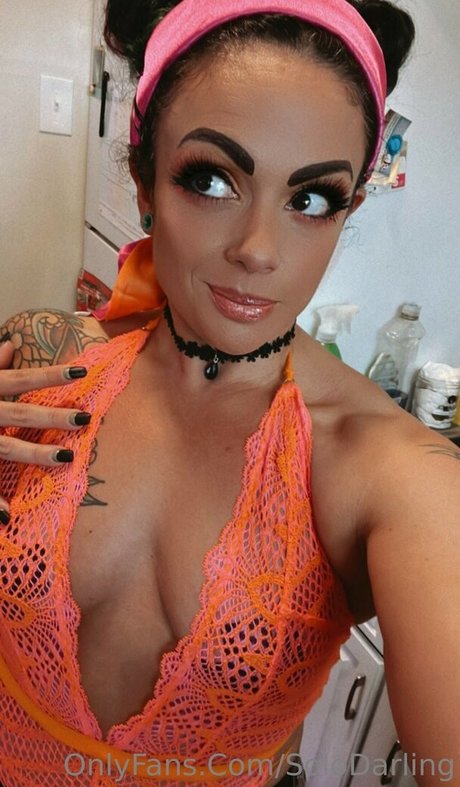 Solo Darling perfect pornstar img