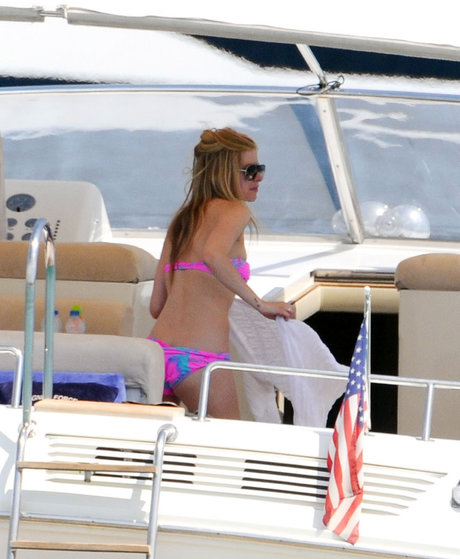 Avril Lavigne perfect pornstar image