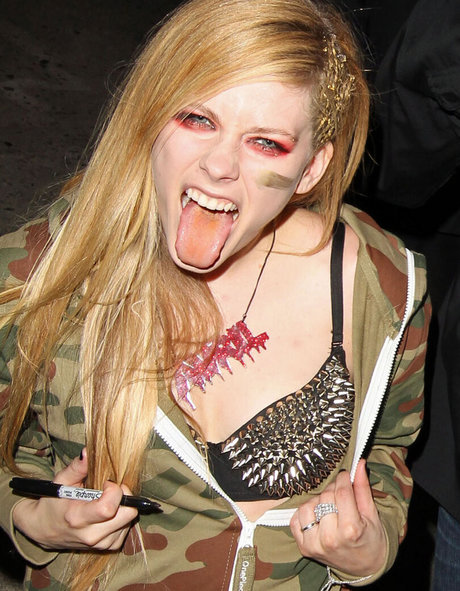 Avril Lavigne pornstar img