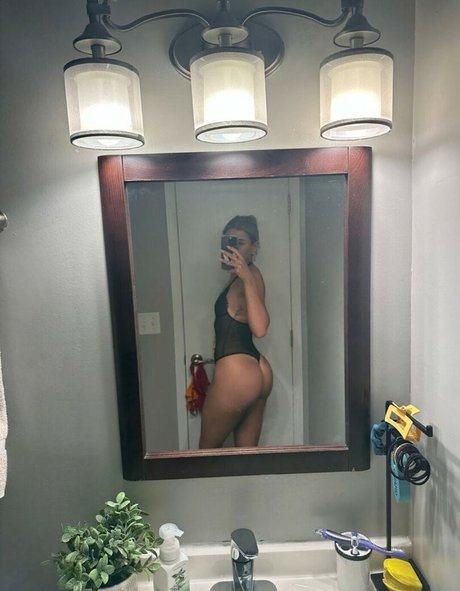 Justine Ouellet perfect model gallery