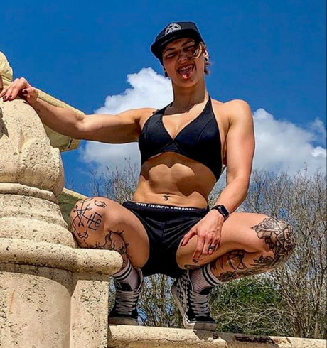Rhea Ripley pretty star pics