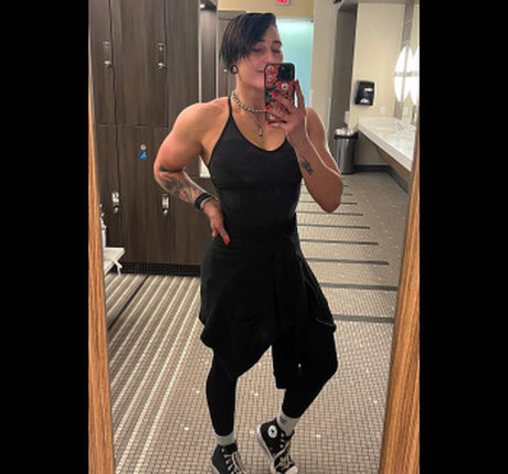 Rhea Ripley nude star photo