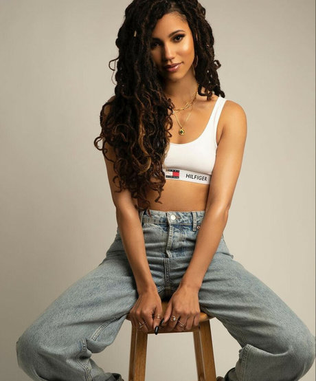 Vick Hope sexy pornstar picture