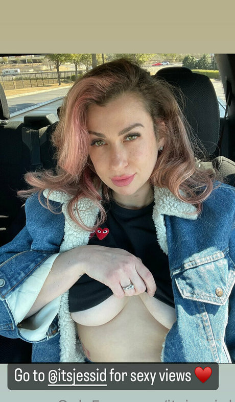 itsjessi d naked pornstar picture