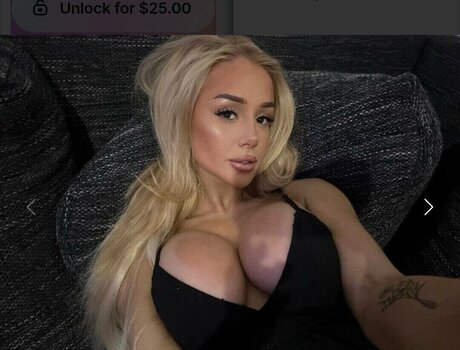Brynhildurgunnlaugs pornstar adult photo