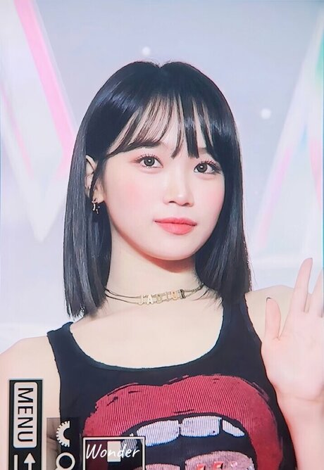 Kim Chaewon star erotic img