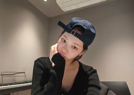 Kim Chaewon sexy actress photo