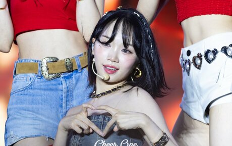 Kim Chaewon model nice pic