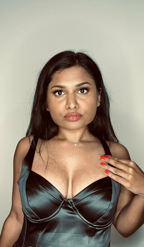 Miss Patel porn model photo