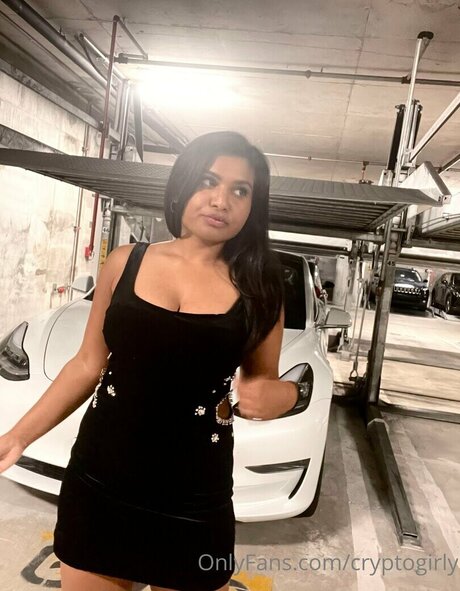 Miss Patel star hot images