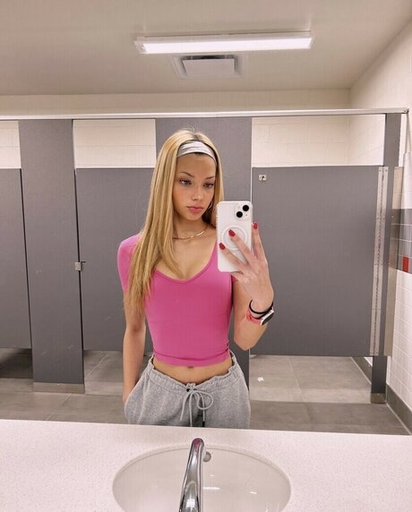 Sophia Horvath model xxx pictures