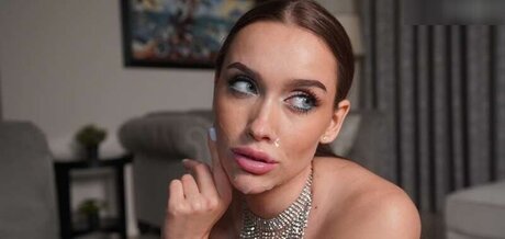 Luxury Girl model hot picture