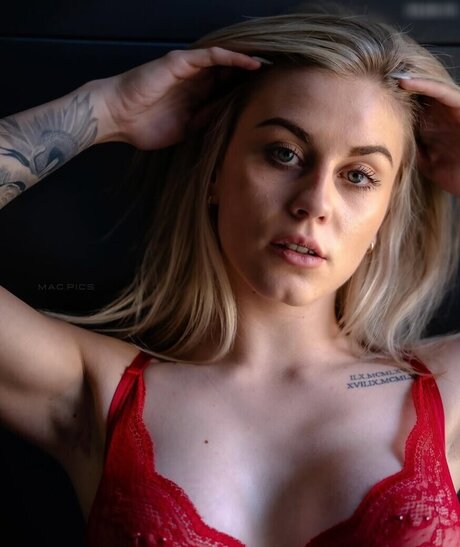 goth threesome onlyfans free nude images