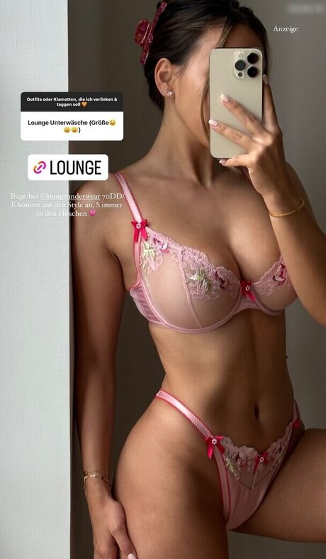 Adorable Caro model nude gallery
