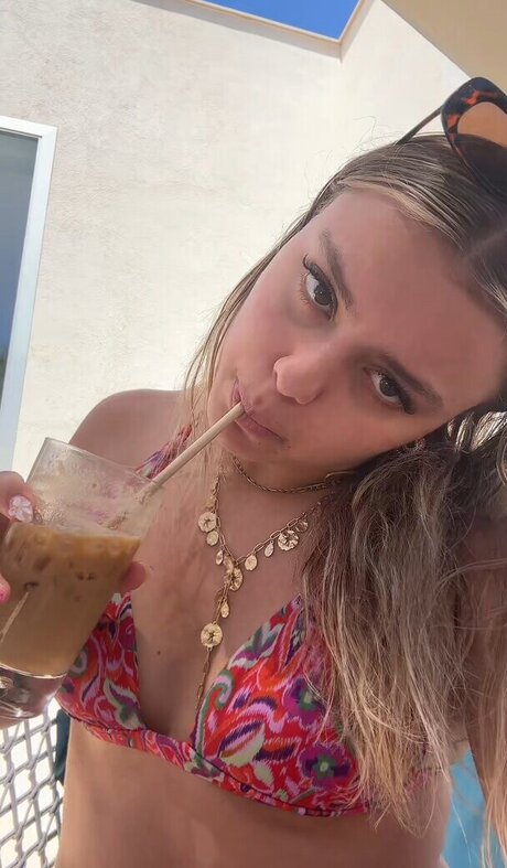 Emma Malewski hot star img