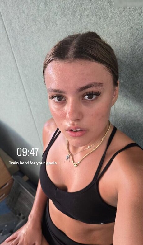 Emma Malewski model porn galleries