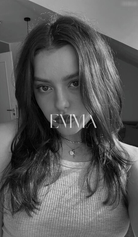 Emma Malewski model erotic images