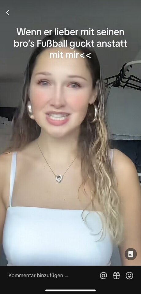 Wieke top profile image