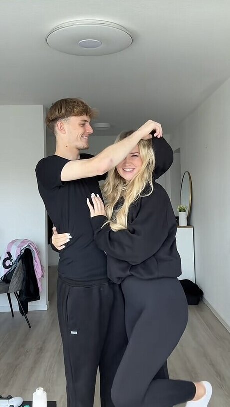 big tits blonde onlyfans erotic pic