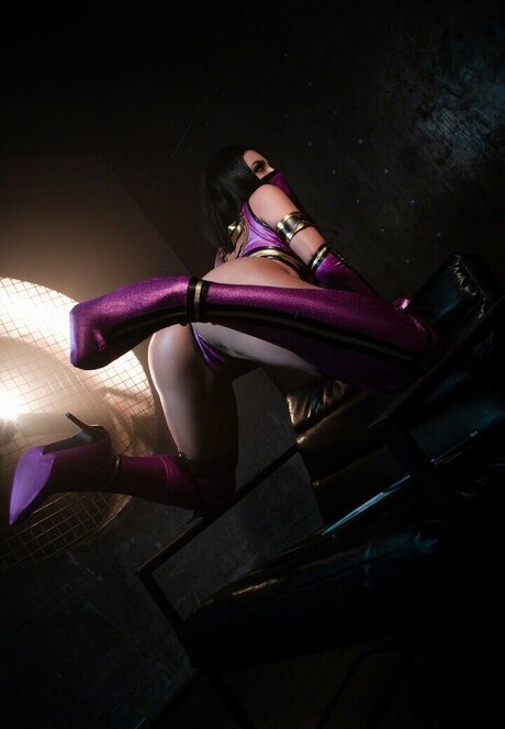 Mortal Kombat Erotic Cosplay model pretty img