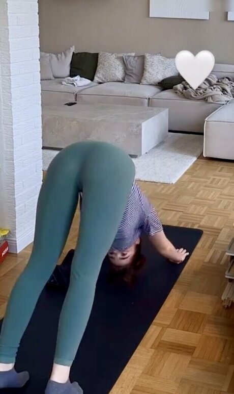 Julia Schulze art pornstar gallery