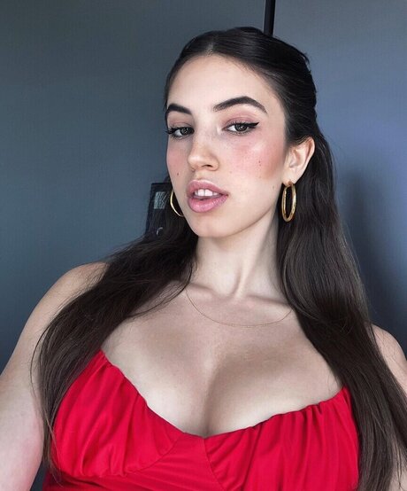 Yonca star naked photo