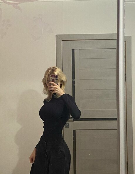 hefxtom model sexy img
