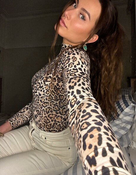shemale fucks girl onlyfans art xxx picture