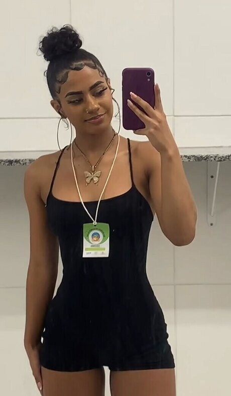 baddiejuu model photo