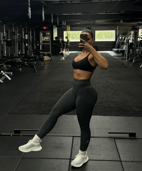 baddiejuu model pretty img
