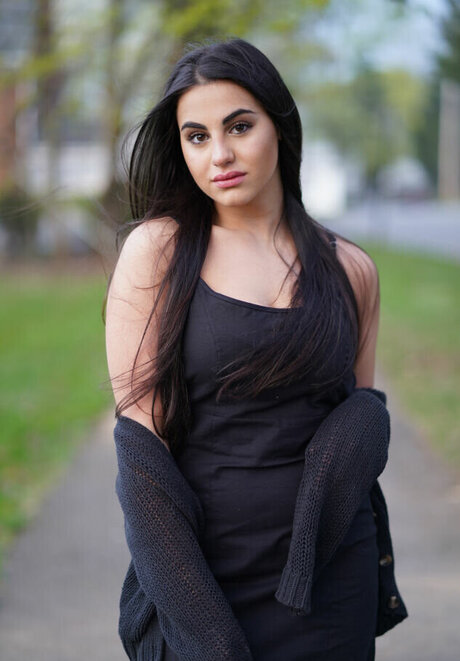 Kayla Elias star sexy photo