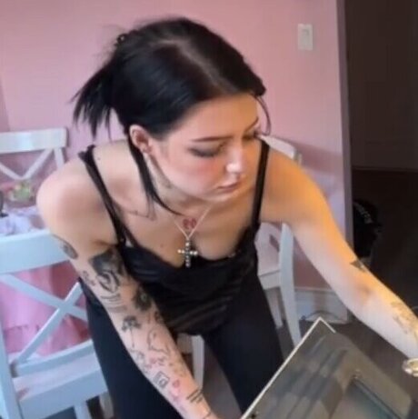 Laurinchhhe nudes pornstar img