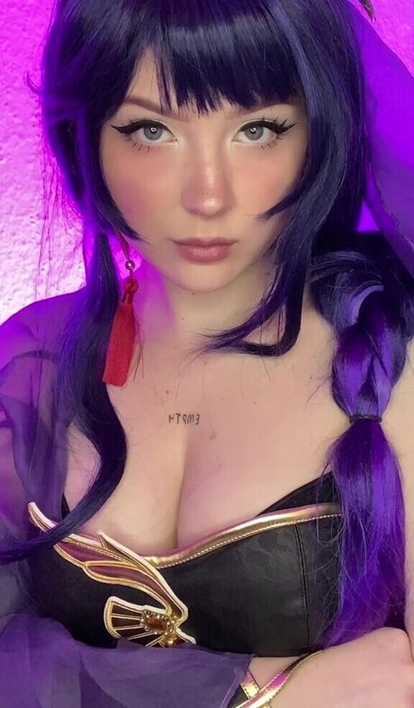 Laurinchhhe pornstar exclusive photo