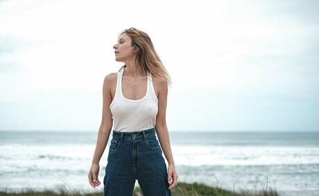 Caroline Abras porn star img