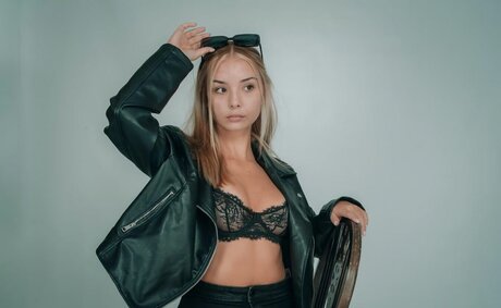 kamilalenajanicka sexy model image
