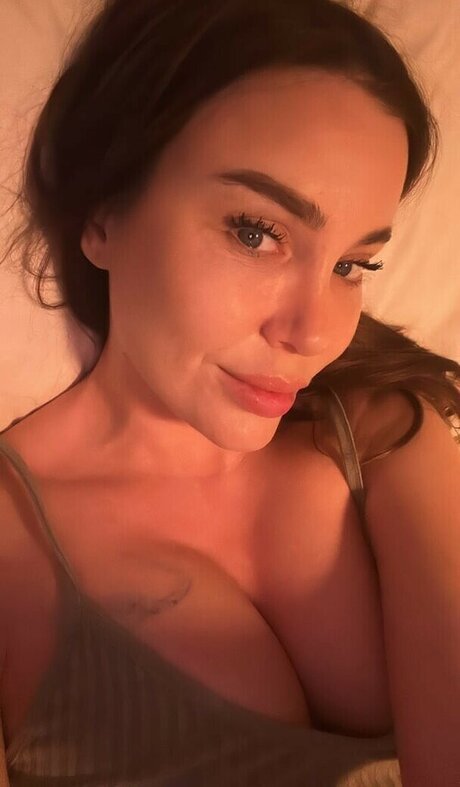Es1nce erotic actress galleries