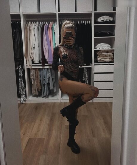 Carina mthrfckr top profile image