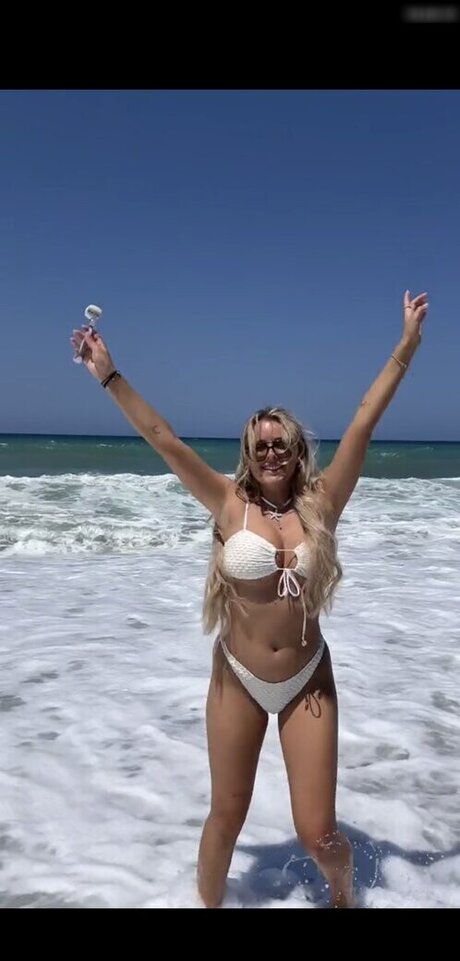 eyFreundin nude actress photo
