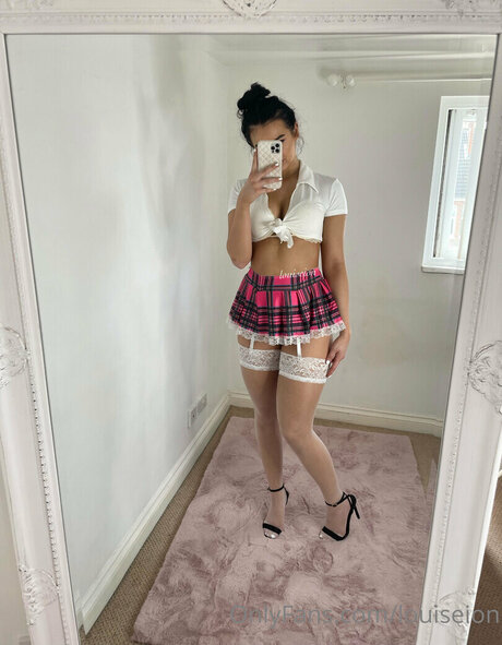 Louiseion hot star photos