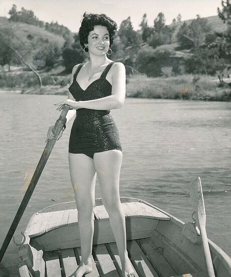 Vintage Sexy Celebs top profile image