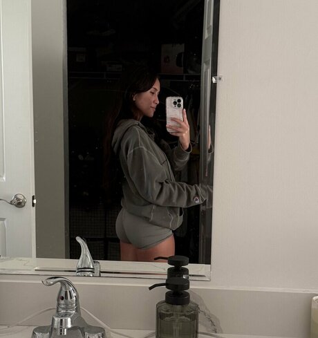 curvy naked onlyfans nude img