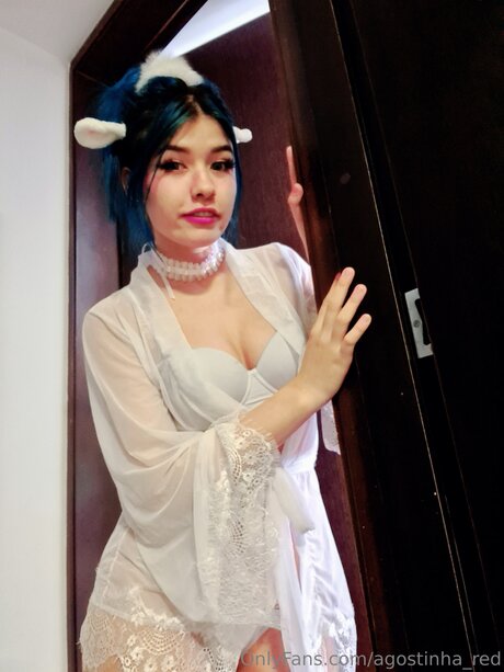 Agostinha Red star adult photo