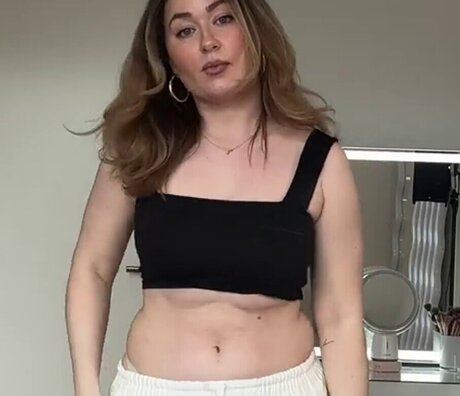 Sonny Loops erotic model gallery