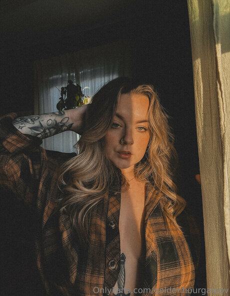 goldenhourgal star pornographic photo