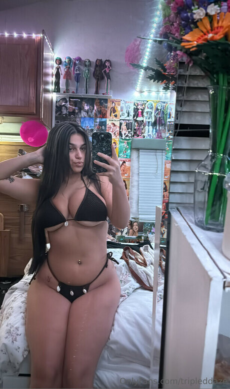 Daisyyyraeee pornstar nudes photo