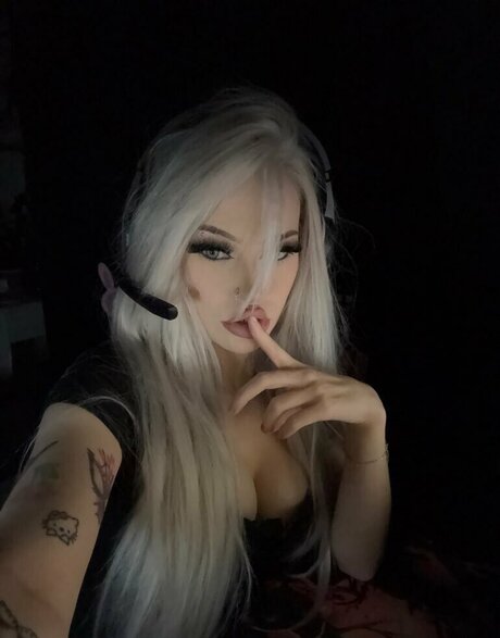farryndoll model nudes image
