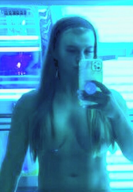 Sarah Slavotinek actress photo