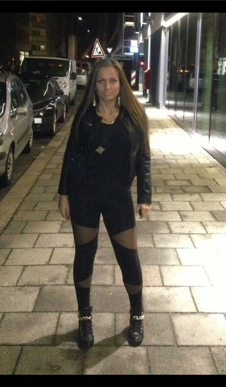 Schwesta Ewa star hot pic